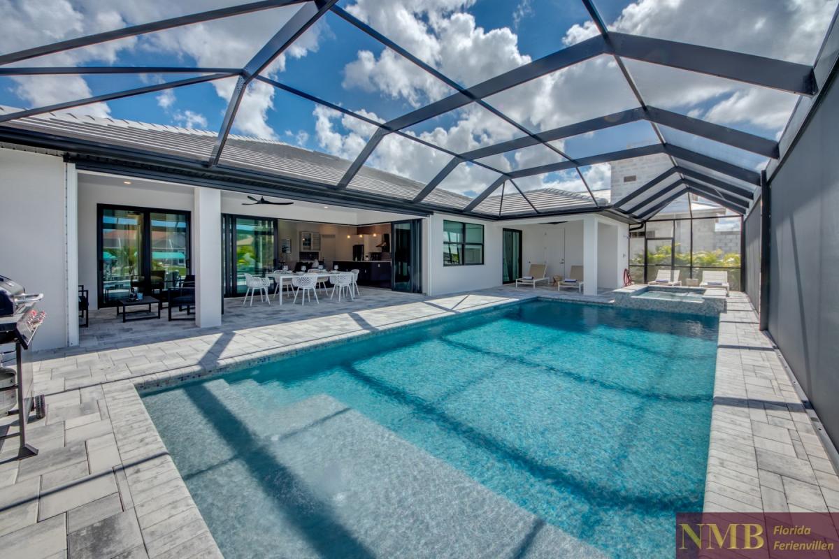 Ferienhaus-Cape-Coral-Bon Voyage_53-Pool-Hot-Tub